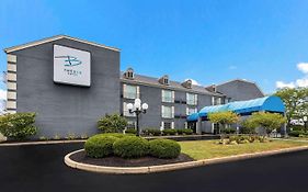 The Blu Hotel Blue Ash Cincinnati, An Ascend Collection Hotel